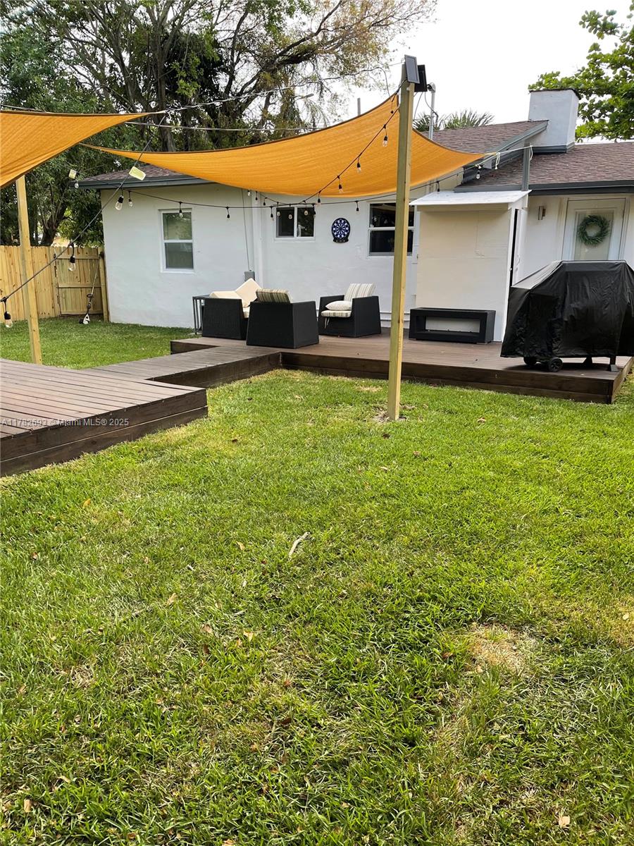 261 NW 46th St
