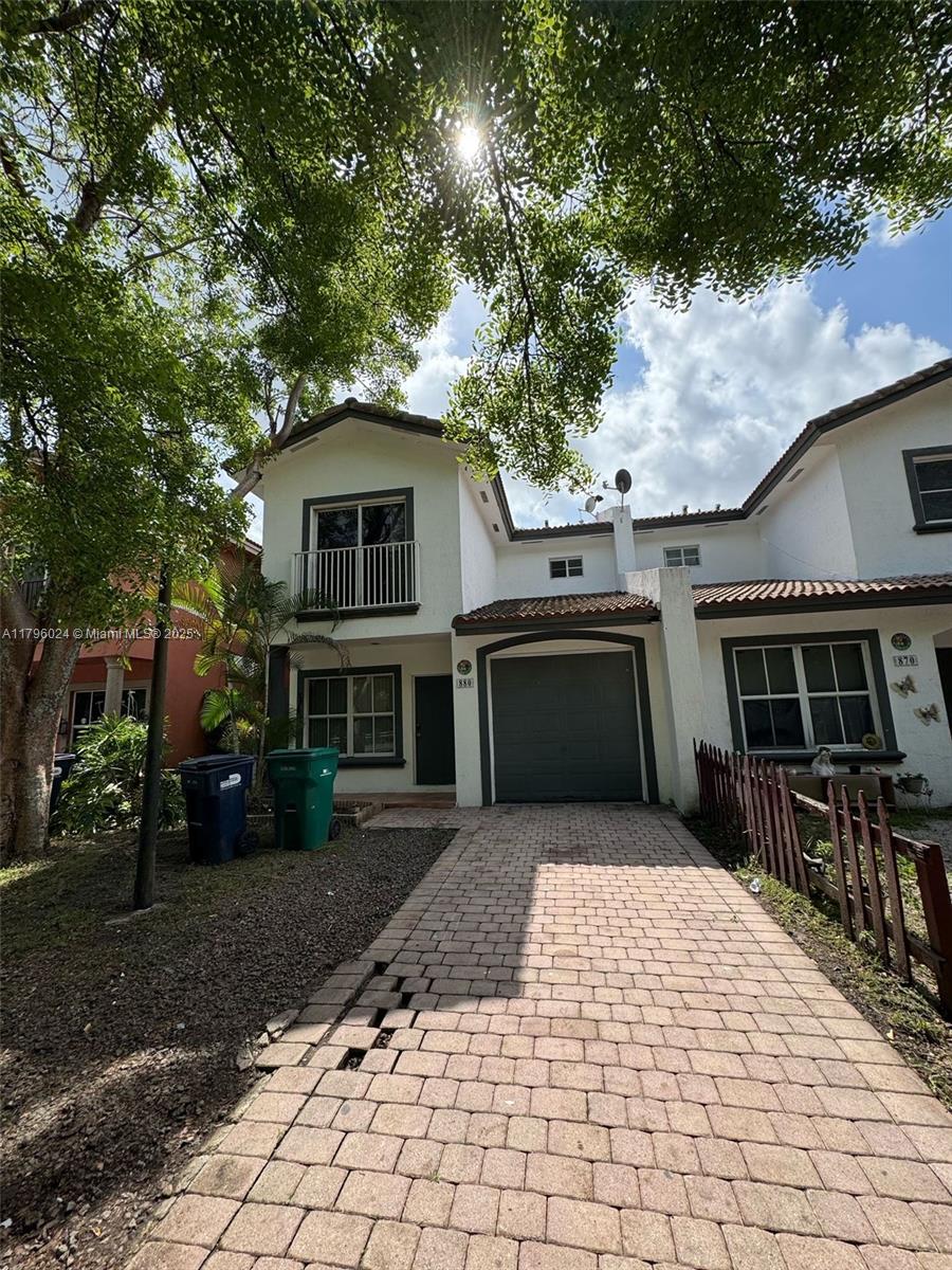 880 SW 6TH AVE