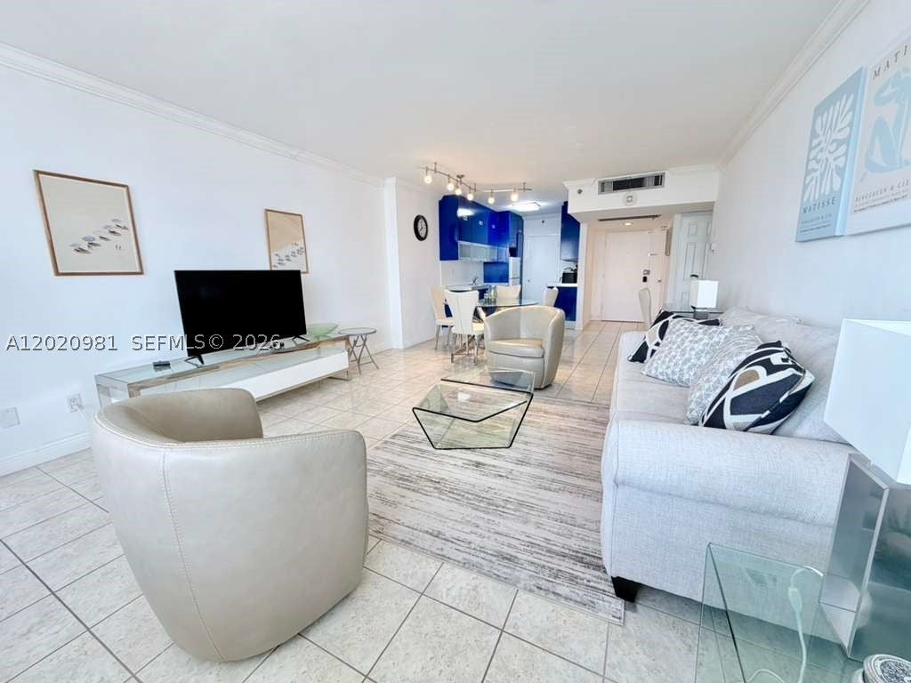 100 Lincoln Rd 1423