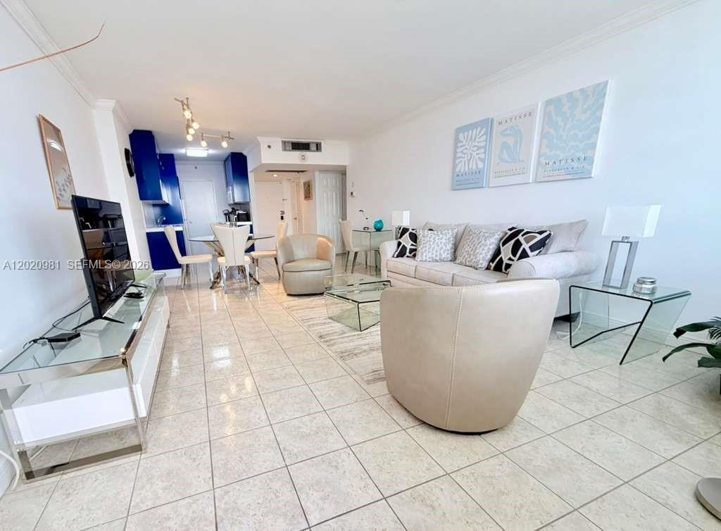 100 Lincoln Rd 1423