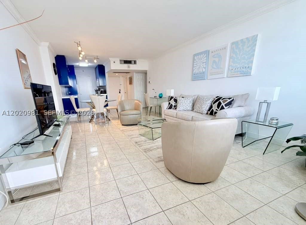 100 Lincoln Rd 1423