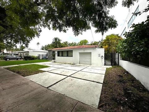 Single Family Residence in Coral Gables FL 812 Alberca St St 19.jpg