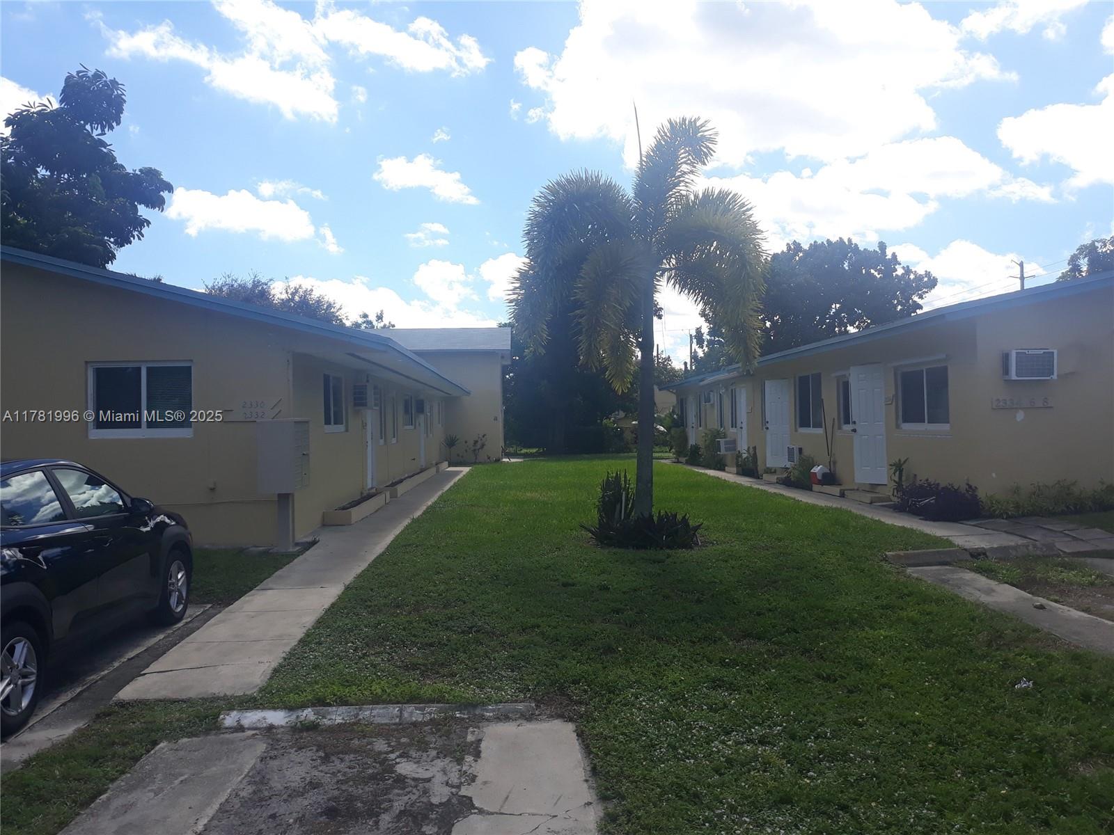 Rental Property at 2330 Grant St 2332A, Hollywood, Broward County, Florida - Bedrooms: 2 
Bathrooms: 1  - $1,900 MO.