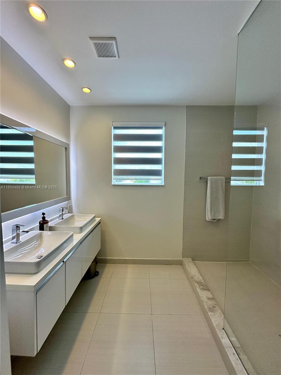 LANDMARK AT DORAL - Residential