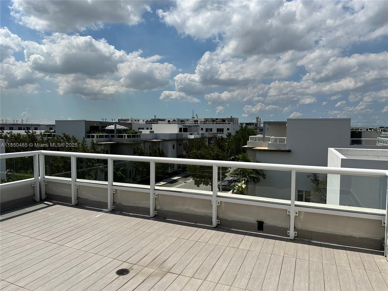 LANDMARK AT DORAL - Residential