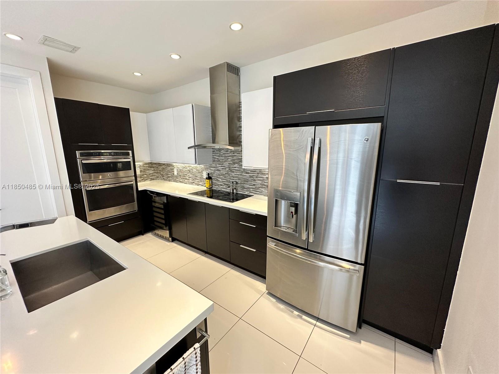 LANDMARK AT DORAL - Residential