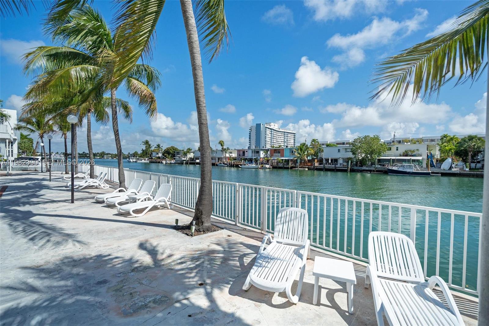 ISLAND POINT SOUTH CONDO - Residential