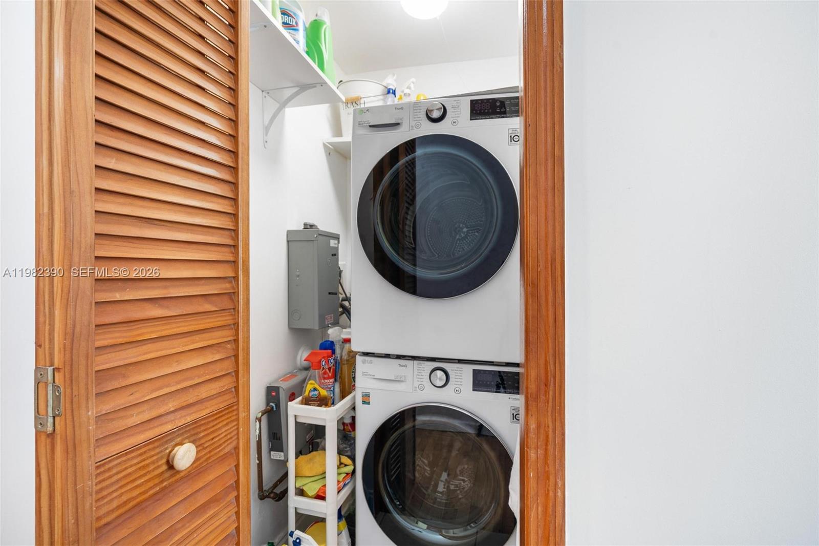 ISLAND POINT SOUTH CONDO - Residential