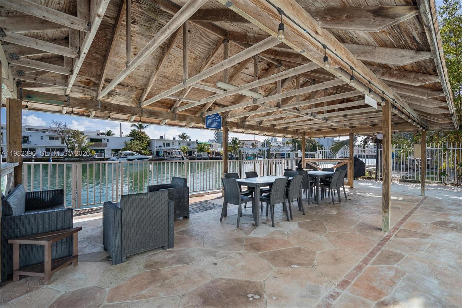 ISLAND POINT SOUTH CONDO - Residential