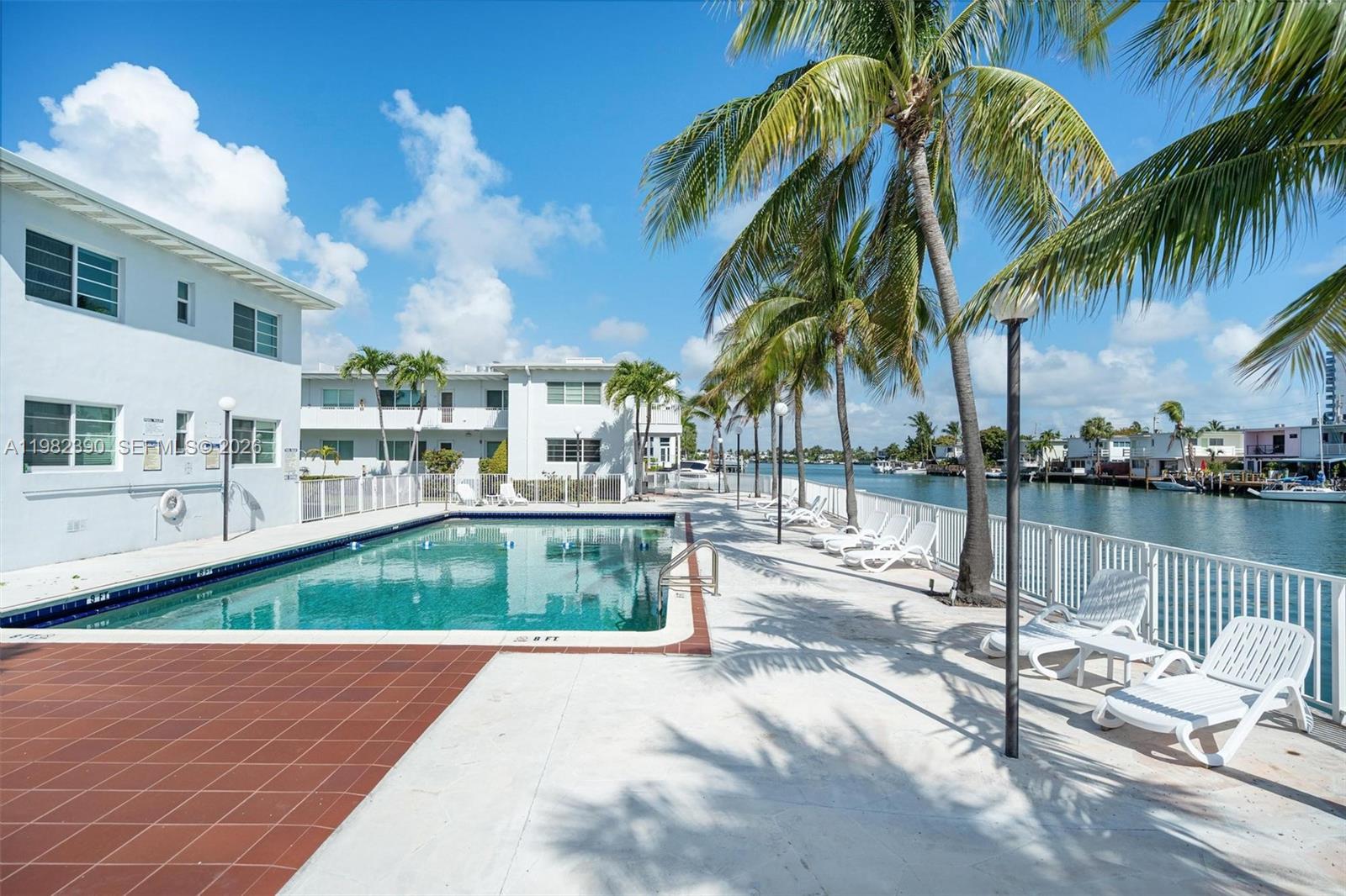 ISLAND POINT SOUTH CONDO - Residential