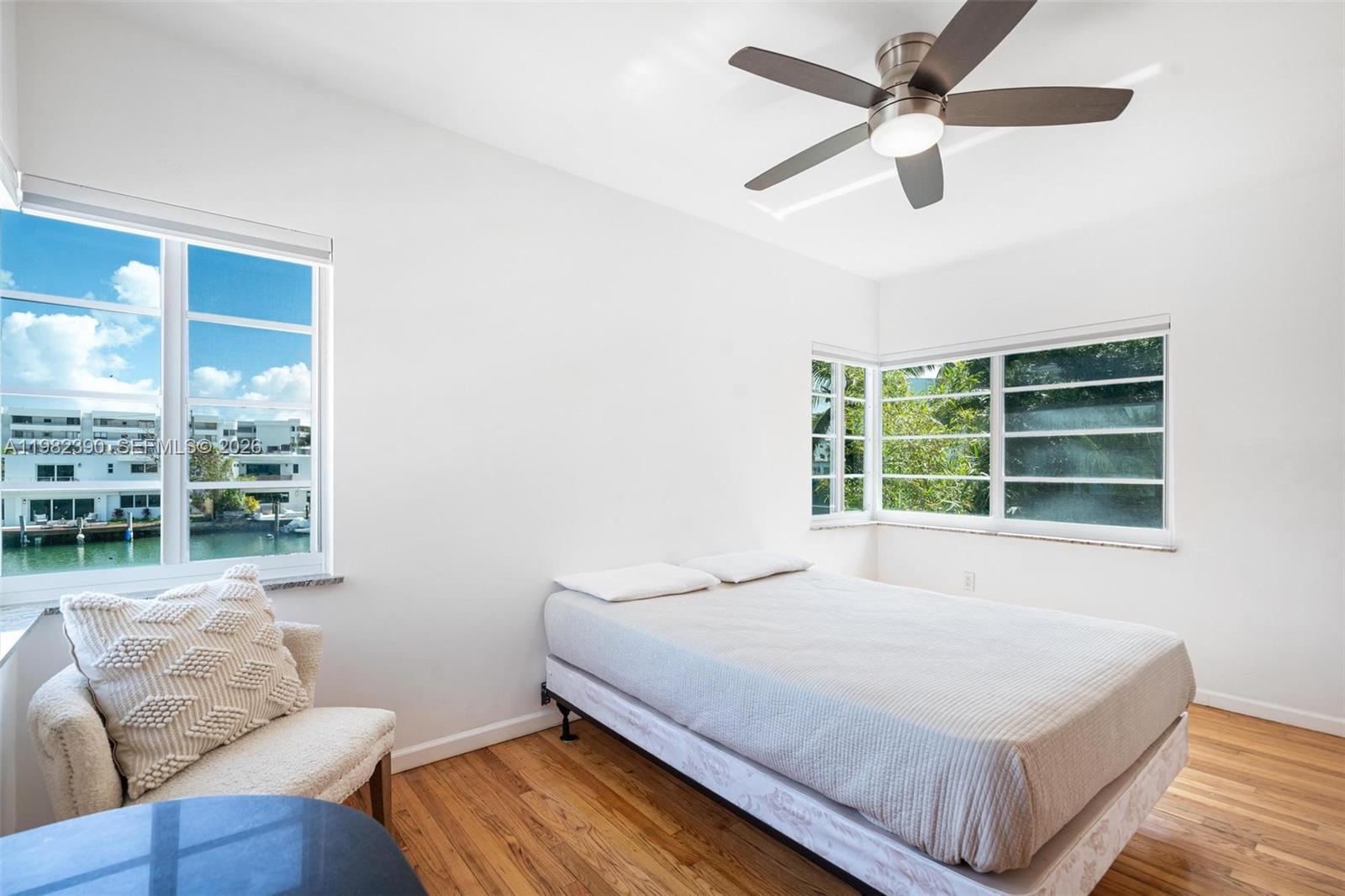 ISLAND POINT SOUTH CONDO - Residential