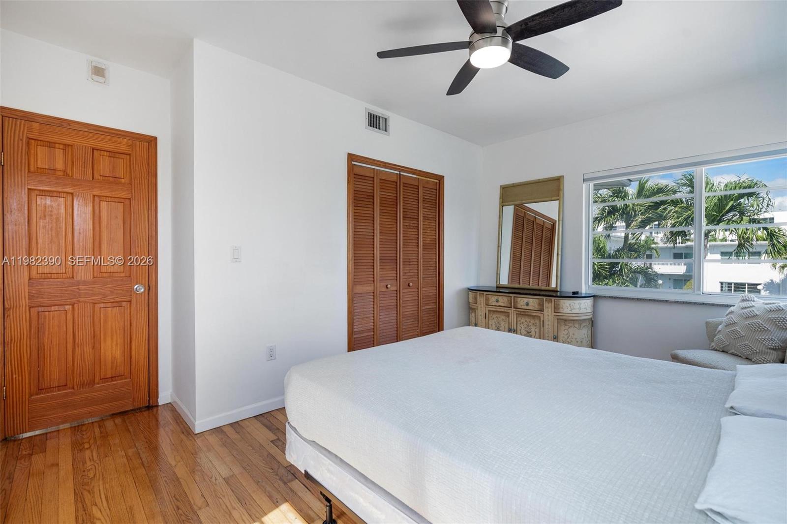 ISLAND POINT SOUTH CONDO - Residential