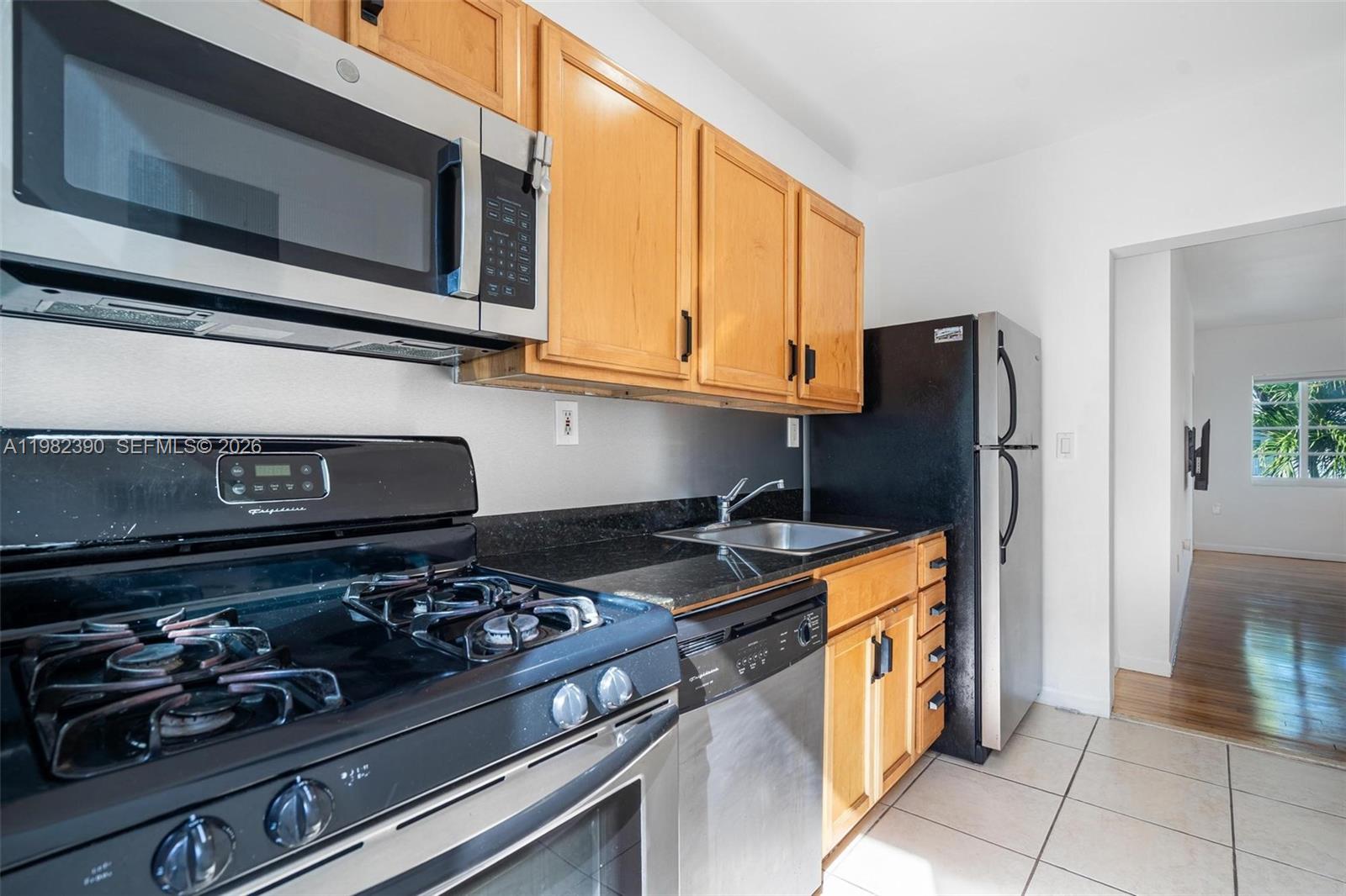 ISLAND POINT SOUTH CONDO - Residential