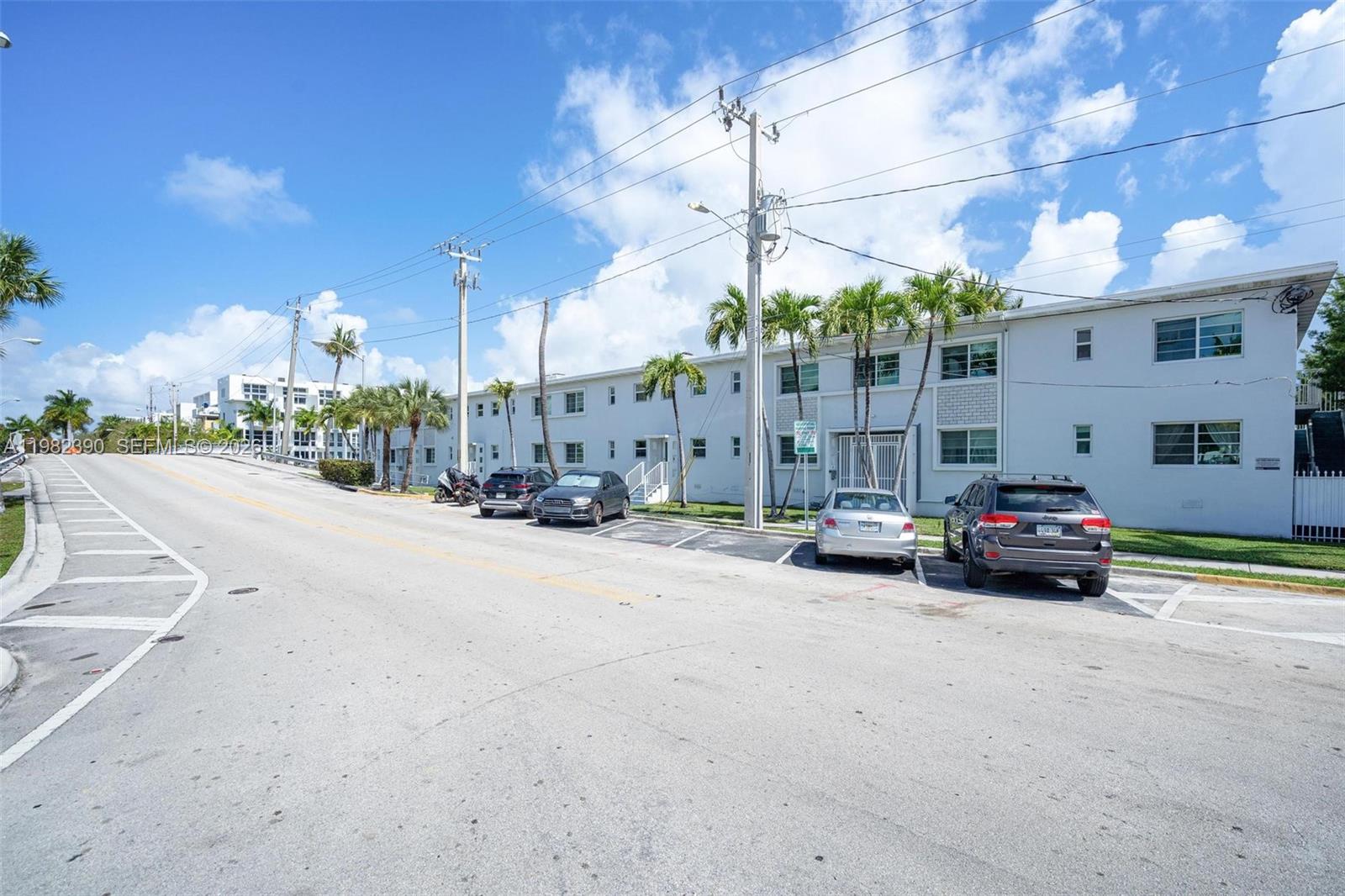 ISLAND POINT SOUTH CONDO - Residential