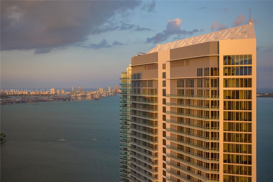 Fully Furnished Great 1 bed/1.5 bath unit at BrickellHouse. Great location, street-front restaurant with outdoor terraces. Triple-height lobby. 24-hour welcome desk. Internet access in common areas.5 high-speed elevators. , elevated Resort Deck. 50-foot-long lap pool with poolside cabanas and large heated spa. Elegantly furnished Resident Club Room with conference/meeting rooms.Children’s playroom with access to Resort Deck. Luxury Health spa with sauna, steam and private treatment rooms.Fully equipped fitness center. Exclusive member/residents-only 46th floor roof-top swimming pool and sun deck with stunning water and skyline viewsBeautiful Biscayne Bay. WATER, BASIC CABLE AND
BASIC INTERNET INCLUDED IN THE RENT PRICE. Available Occupied from Dec 27/2021 to Jan 22/2022