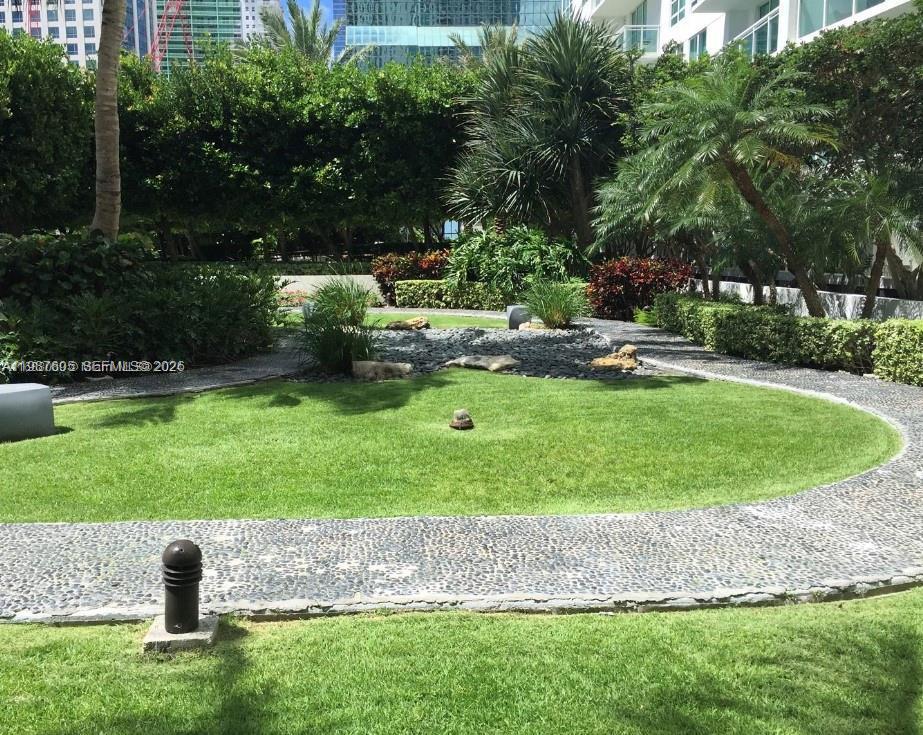 THE PLAZA 851 BRICKELL CO - Residential Lease