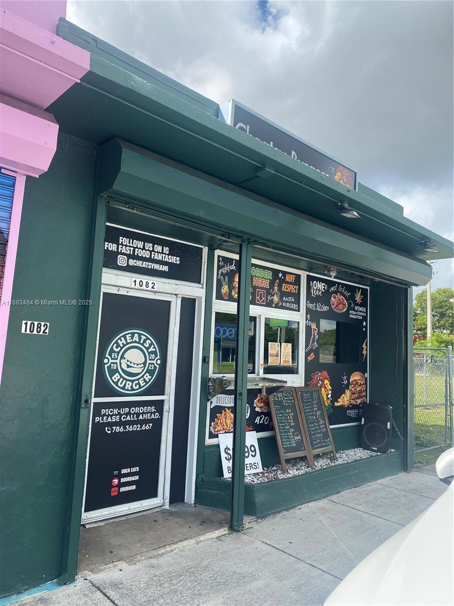 FULL CATERING KITCHEN FOR SALE FULLY EQUIPPED AND GHOST KITCHEN SERVICE , 2,450 SF LOW RENT AMOUNT $2,500. PLEASE DO NOT DISTURB EMPLOYEES AND OWNER ONLY BY APPOINTMENT.Y