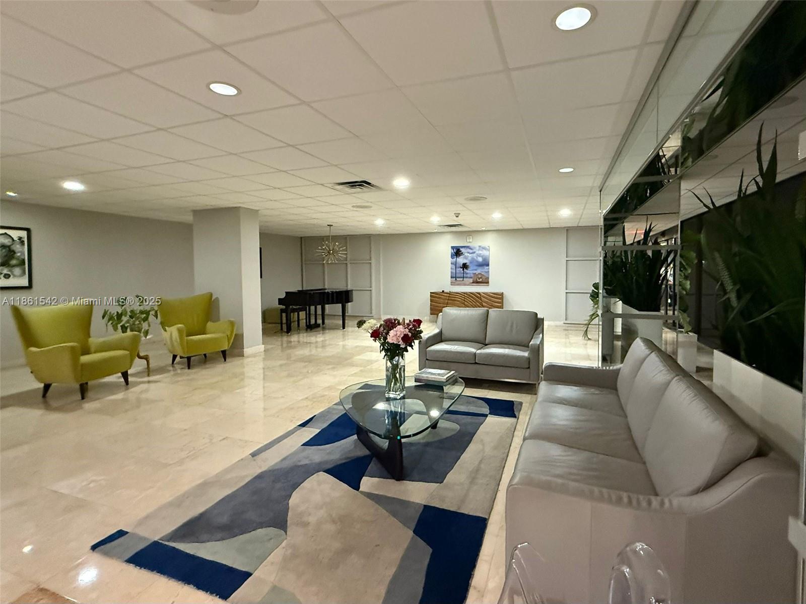 HILLCREST EAST NO 22 COND - Residential