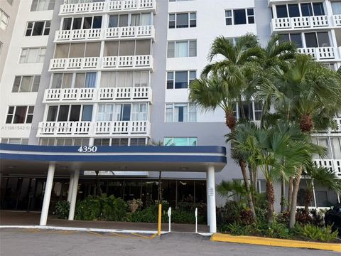 Photo of 4350 Hillcrest Dr #112, Hollywood, FL 33021 (MLS # A11861542)