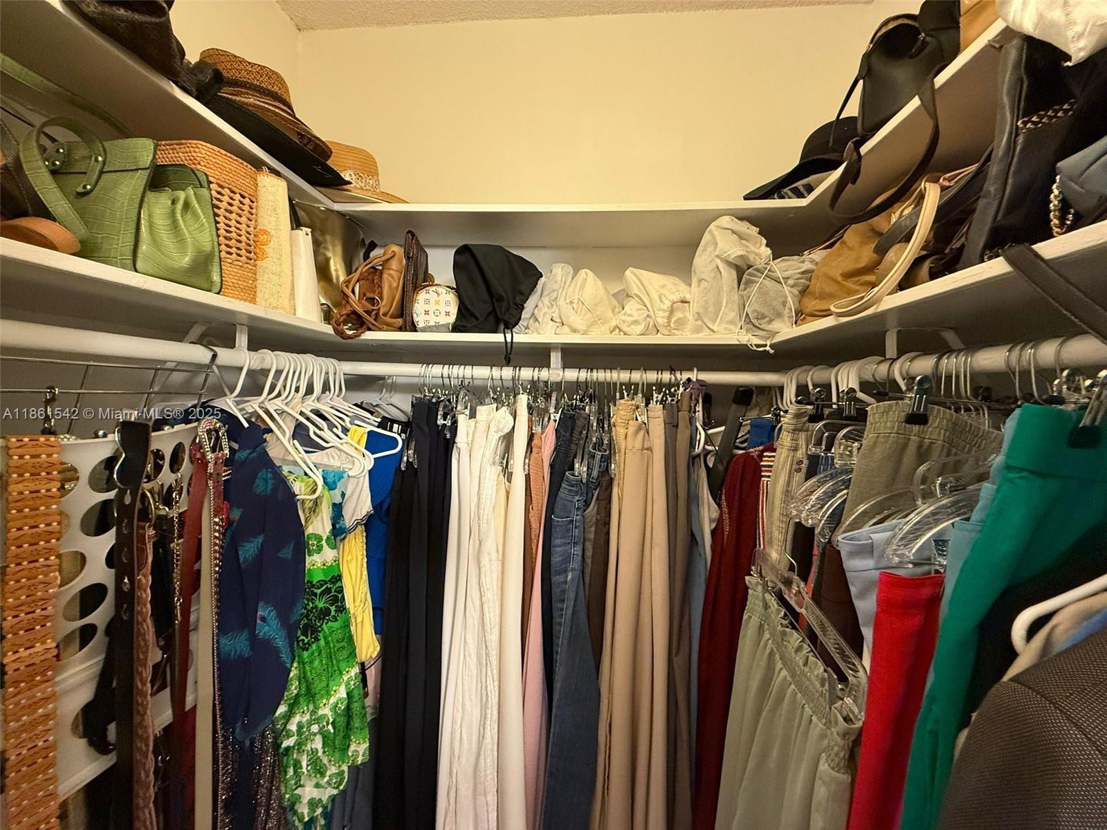 HILLCREST EAST NO 22 COND - Residential