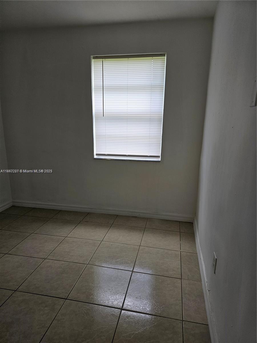 SUN GARDENS - Residential Lease