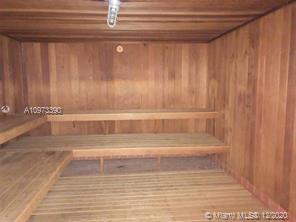 RAMBLEWOOD EAST CONDO - Residential Lease