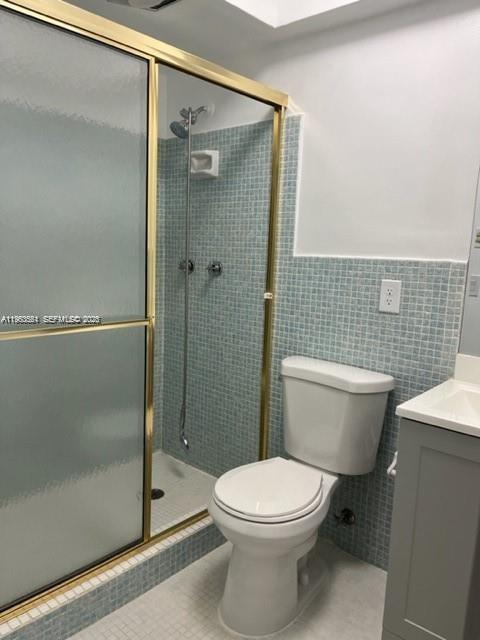 SEVENTEENTH GREEN CONDO - Residential