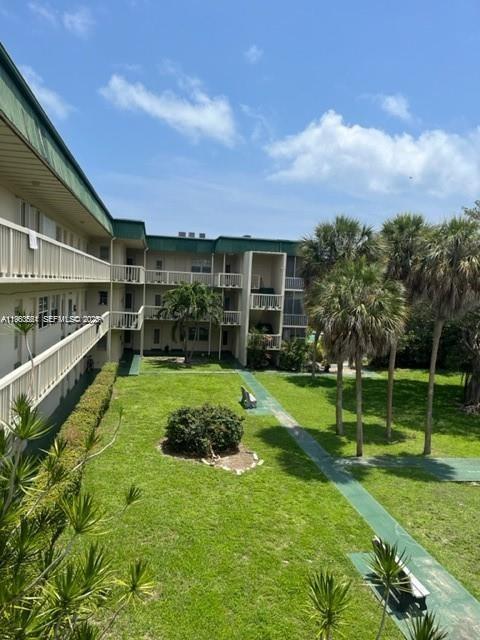 SEVENTEENTH GREEN CONDO - Residential