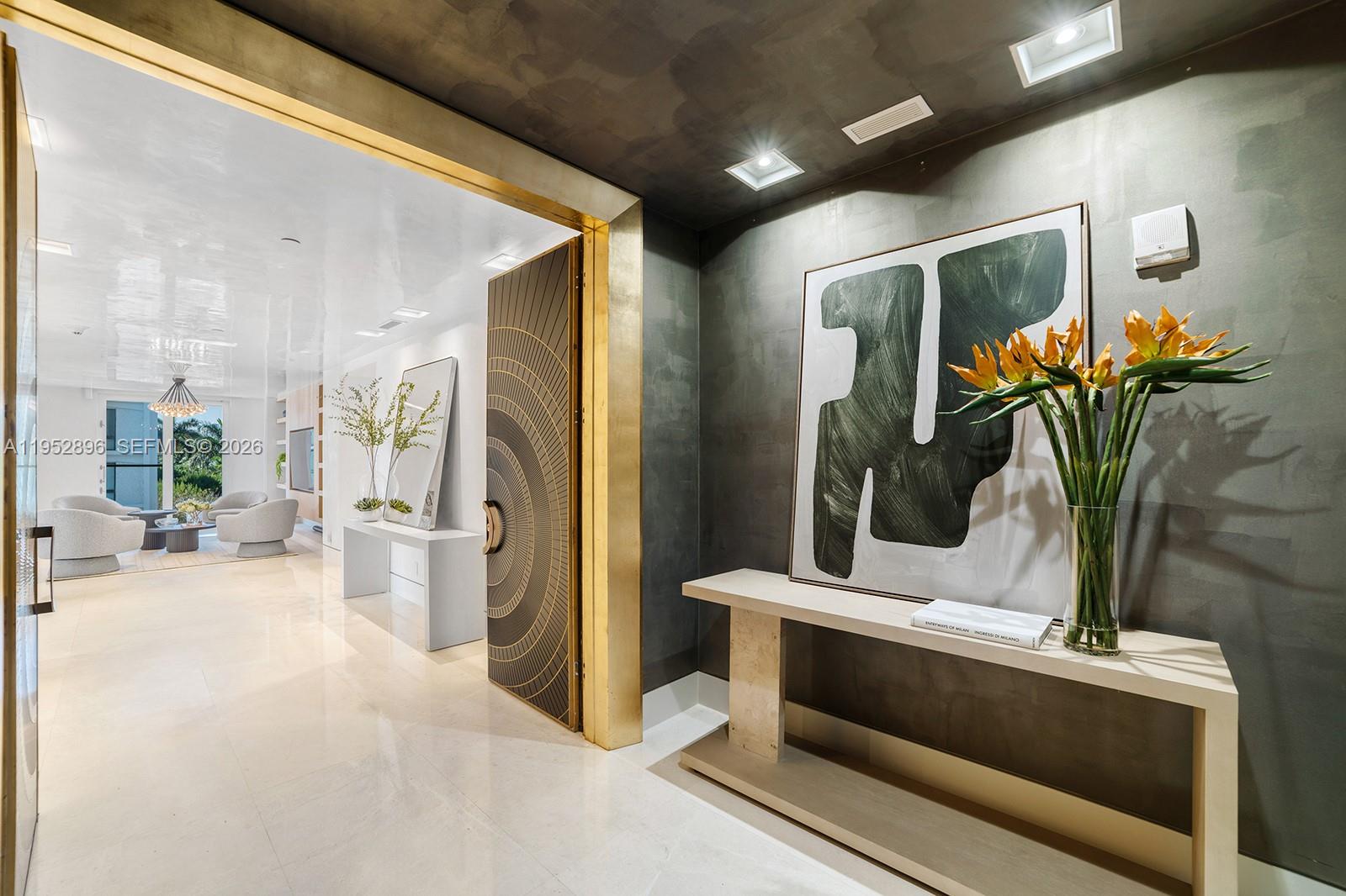 RESIDENCES AT VIZCAYA CON - Residential