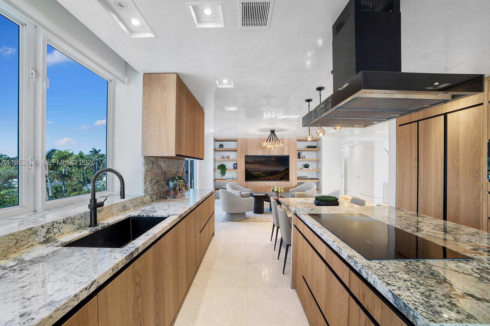 RESIDENCES AT VIZCAYA CON - Residential