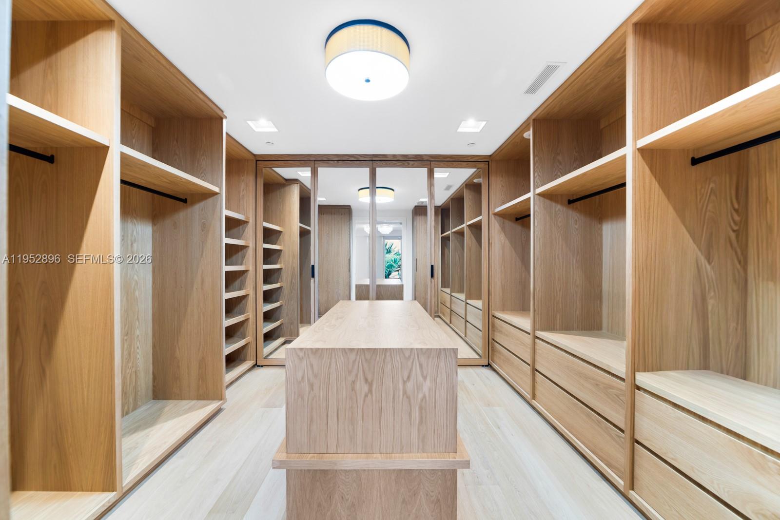 RESIDENCES AT VIZCAYA CON - Residential