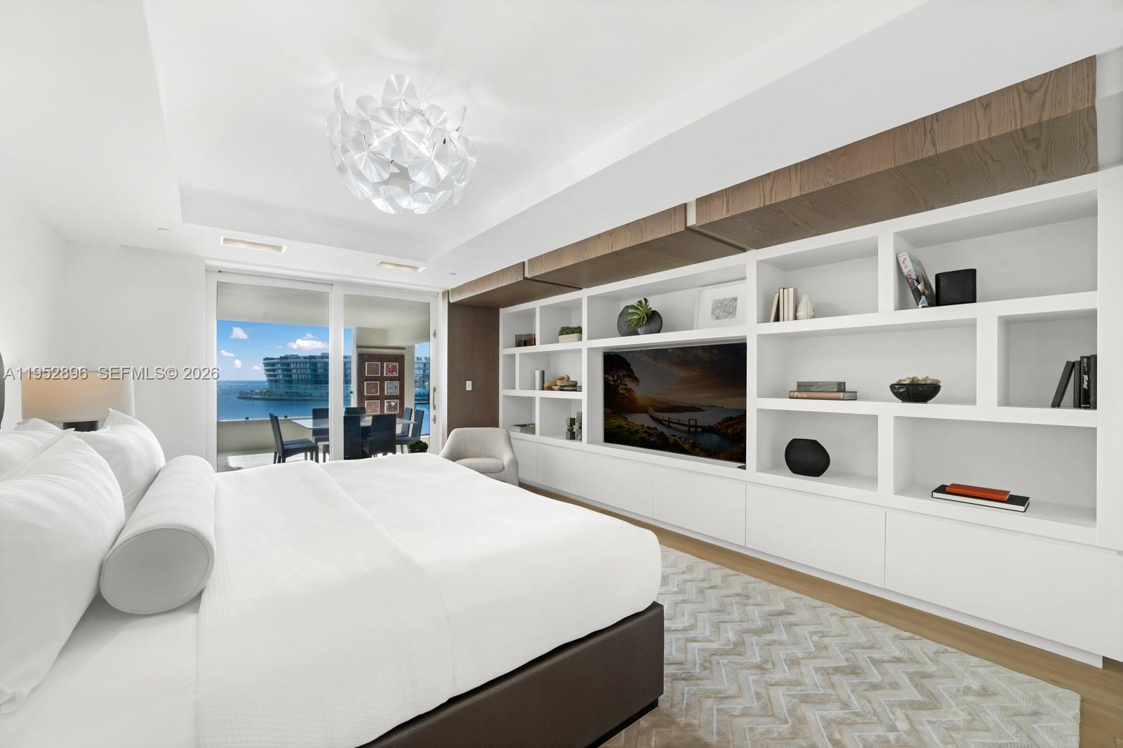 RESIDENCES AT VIZCAYA CON - Residential