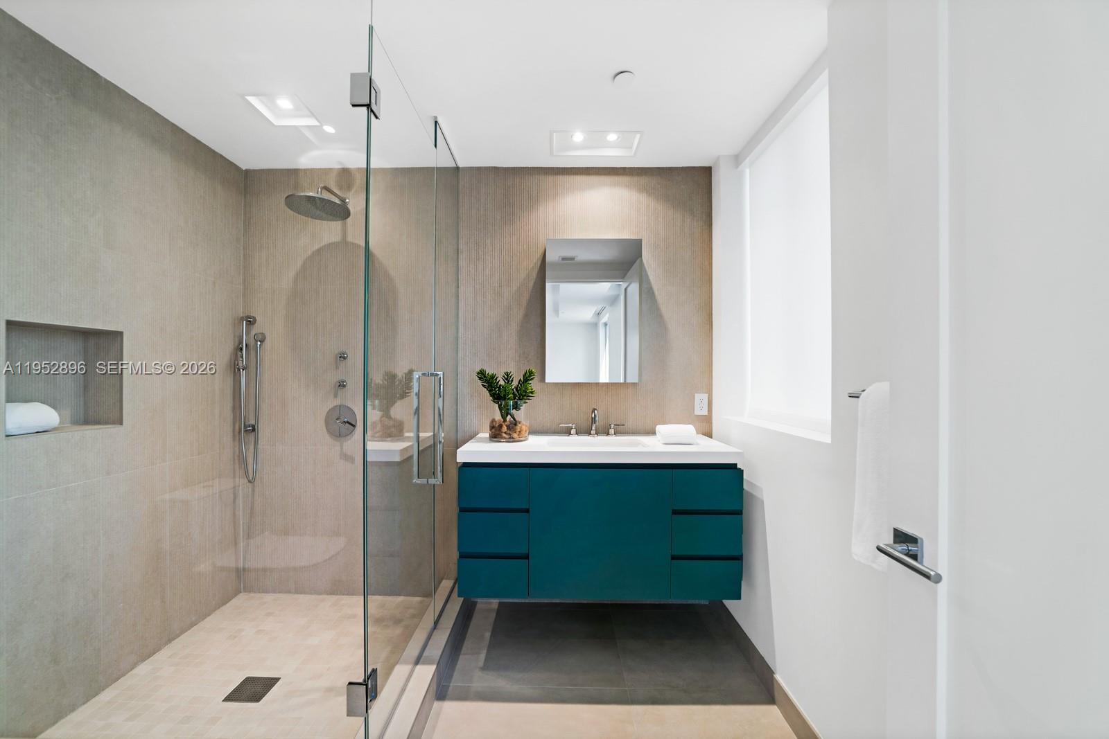 RESIDENCES AT VIZCAYA CON - Residential