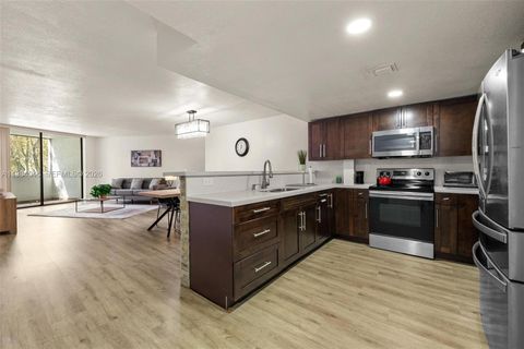 10852 N Kendall Dr 317 Miami FL 33176