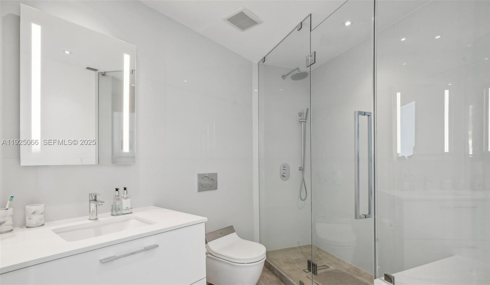 PORTOFINO TOWER CONDO - Residential Lease