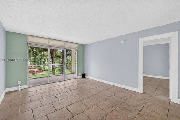 4898 NW 29TH CT APT 201, LAUDERDALE LAKES, FL 33313 - Image 8a0693e183dfcb0c47dfaa867d3cbb5b/1336646929