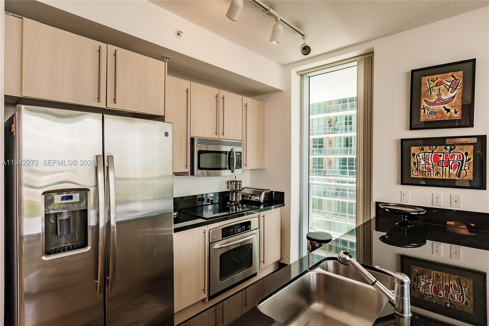 THE AXIS ON BRICKELL II C - Residential Lease