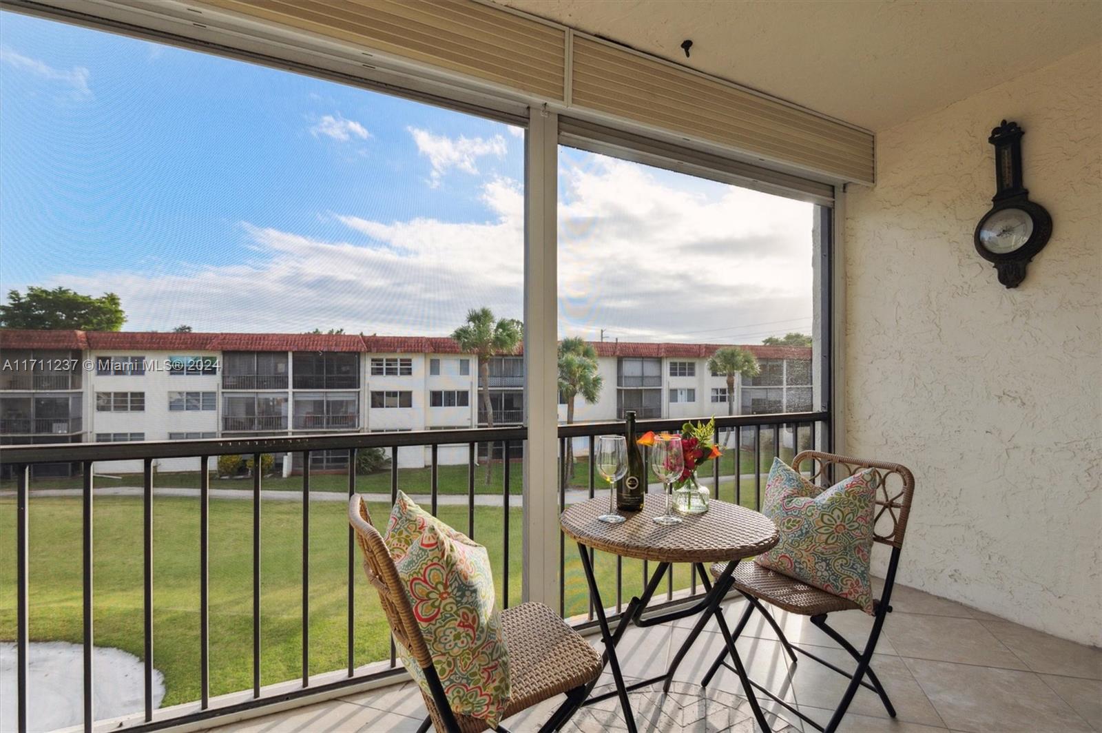 HOLLYBROOK GOLF AND - Residential
