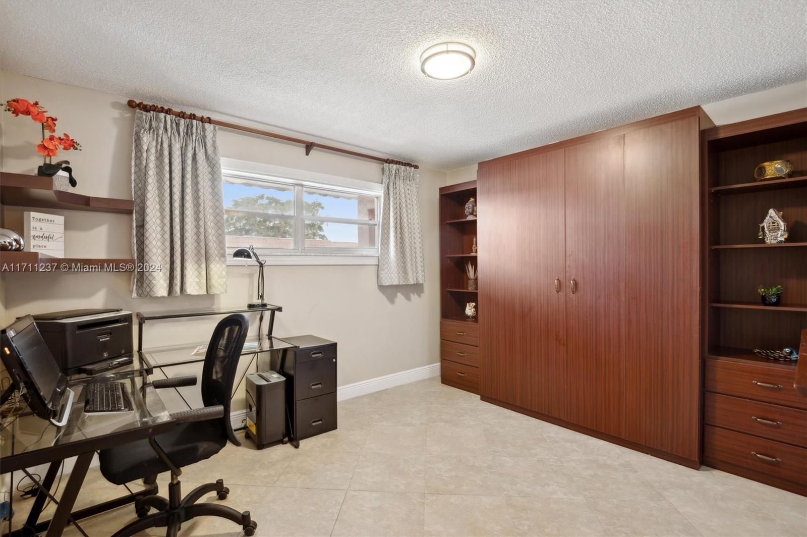 HOLLYBROOK GOLF AND - Residential