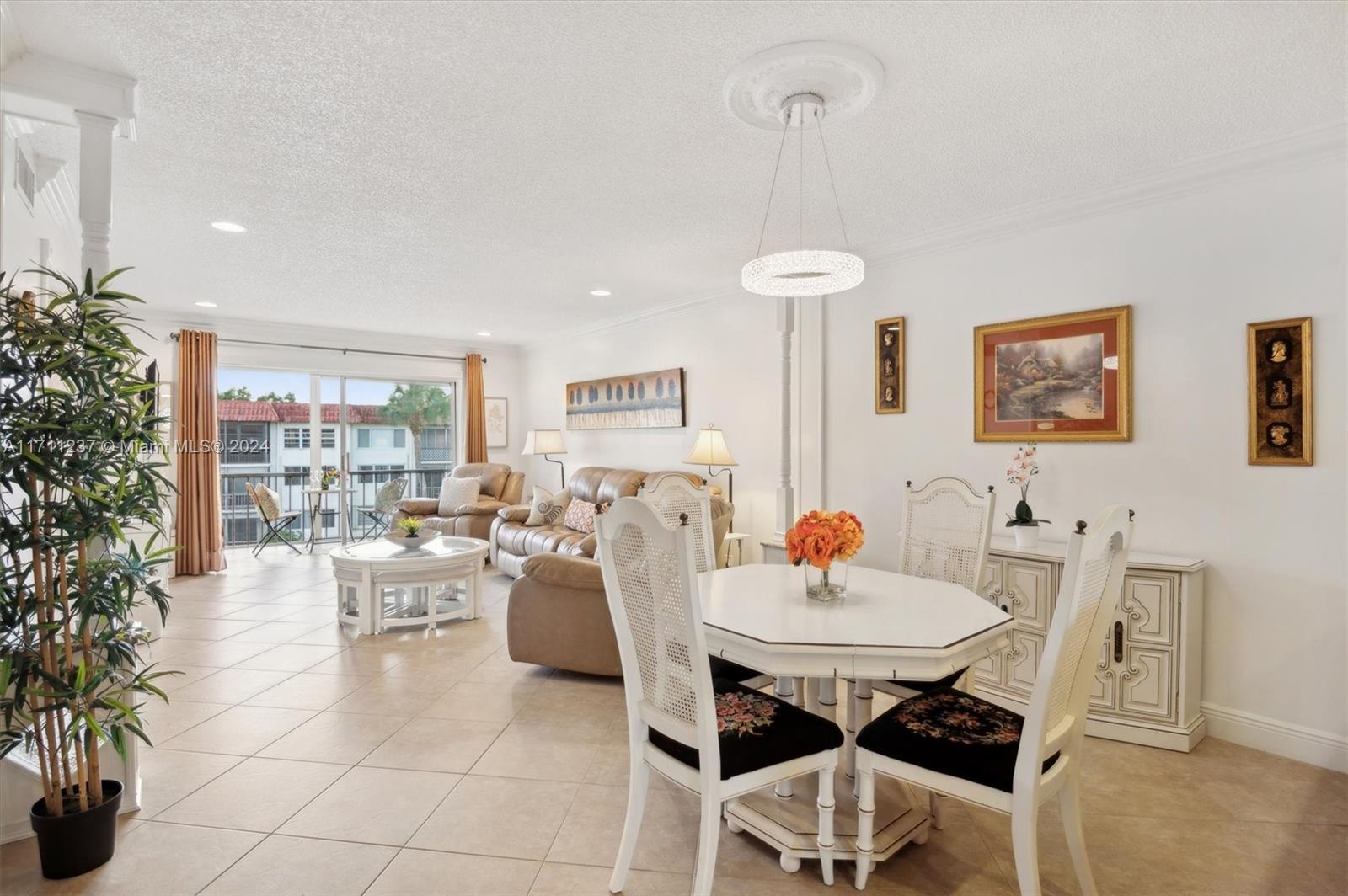 HOLLYBROOK GOLF AND - Residential
