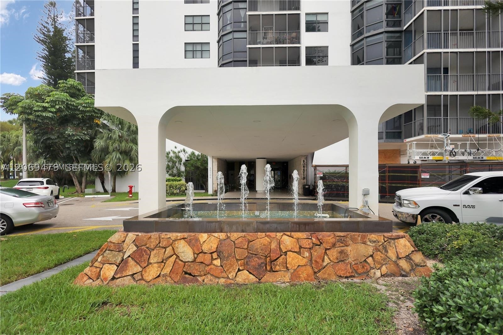 20100 W Country Club Dr 1003