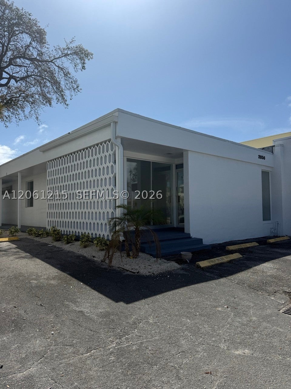 Photo of 2856 E Oakland Park Blvd, Fort Lauderdale, FL 33306 (MLS # A12061215)
