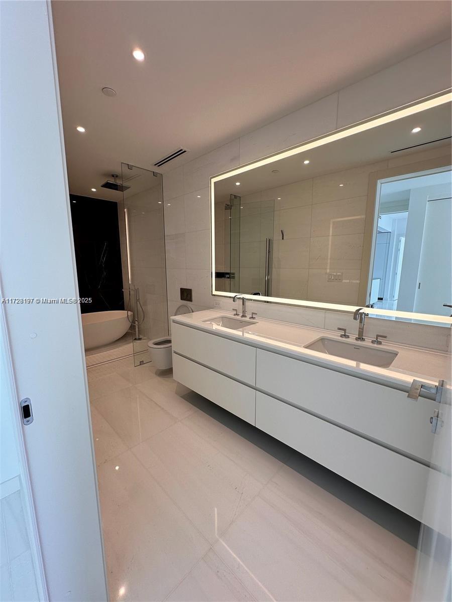 ASTON MARTIN RESIDENCES - Residential Lease