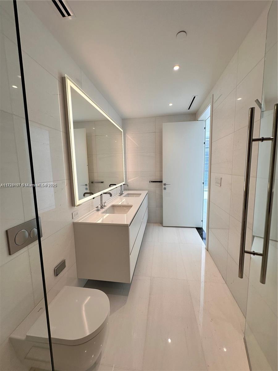 ASTON MARTIN RESIDENCES - Residential Lease