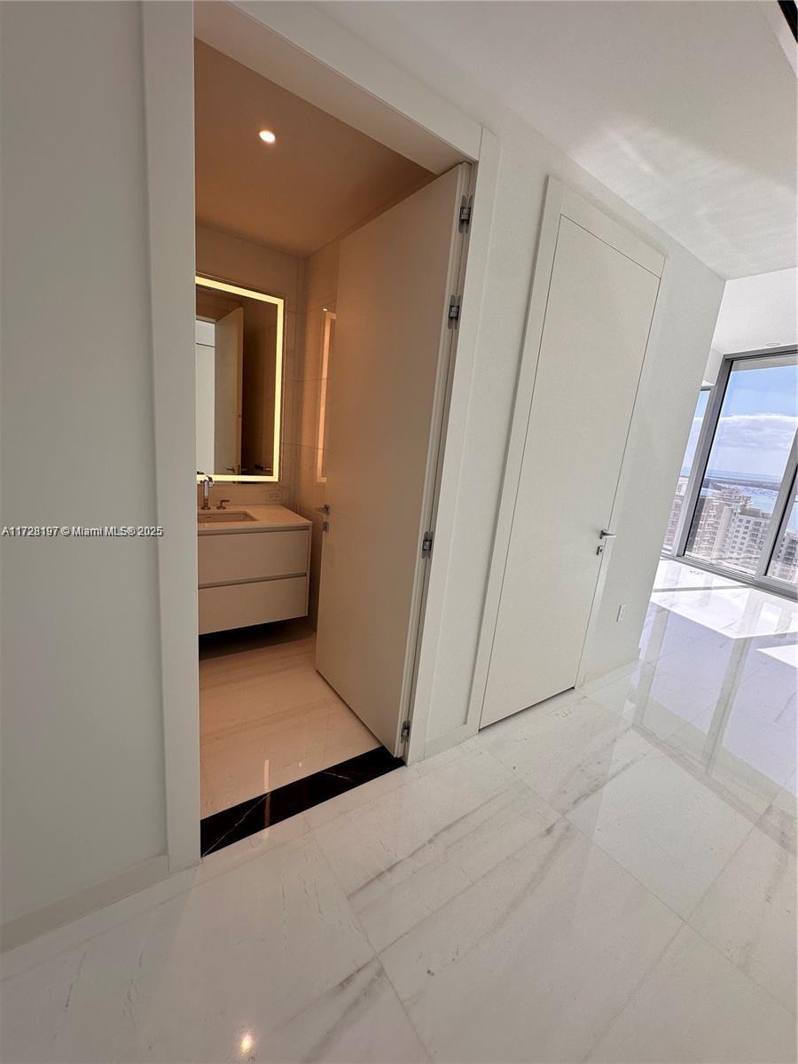 ASTON MARTIN RESIDENCES - Residential Lease