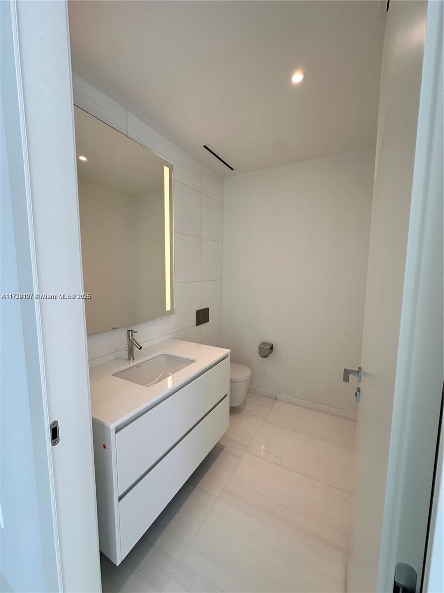 ASTON MARTIN RESIDENCES - Residential Lease