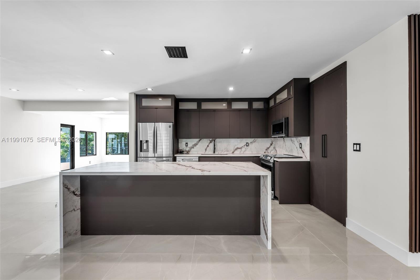 PINE TREE ESTATES 1ST ADD - Residential