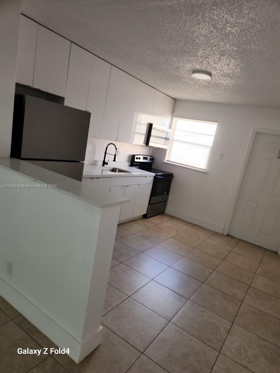 FRESHWATER 11TH & 12TH AV - Residential Lease