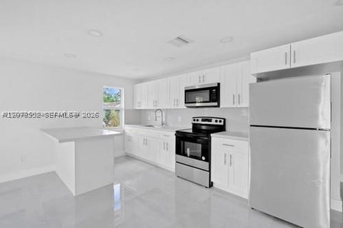 Tiny photo for 655 SW 5th St, Homestead, FL 33030 (MLS # A12078552)