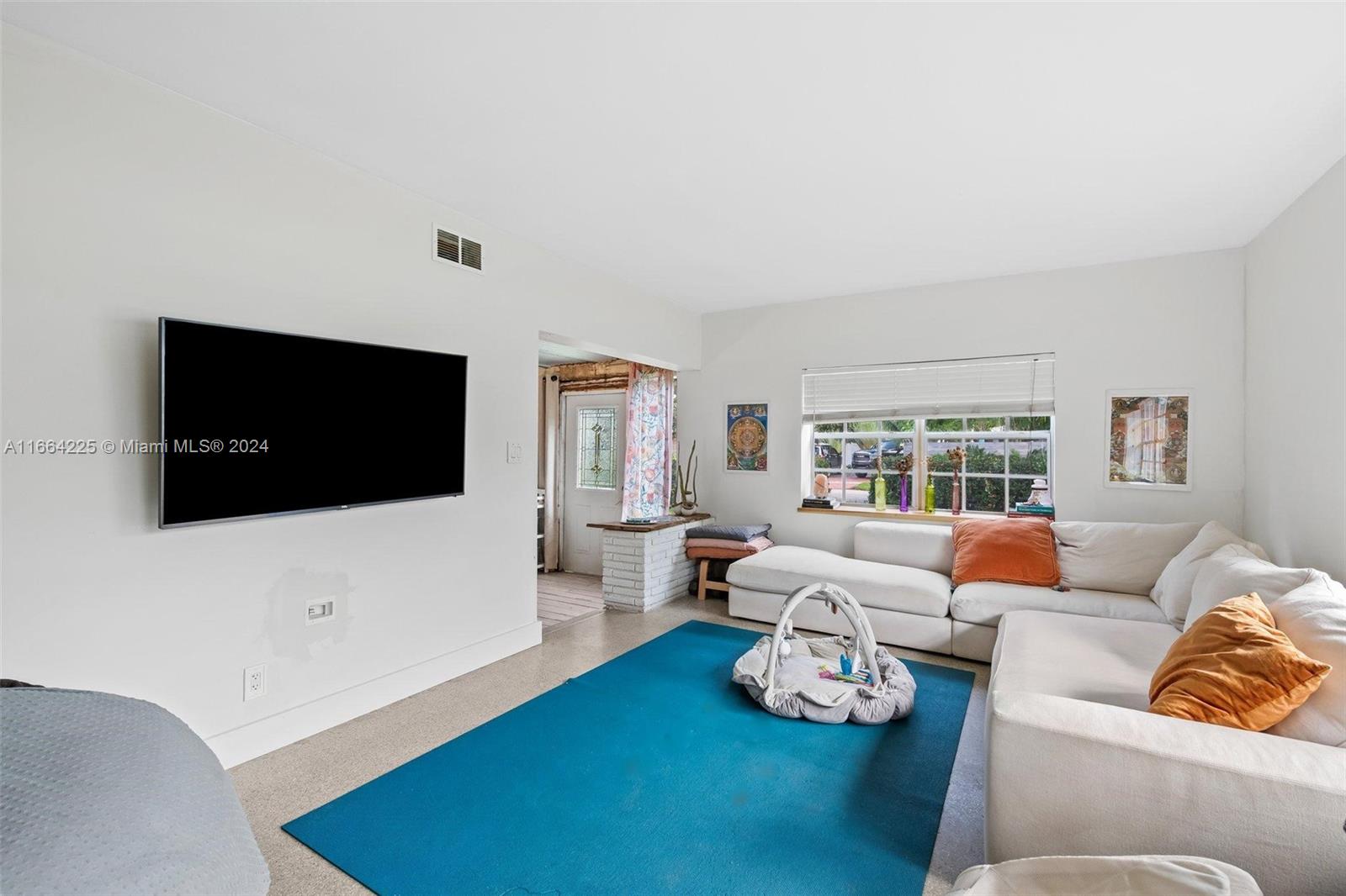 LAUDERDALE PARK 6-33 1/2 - Residential